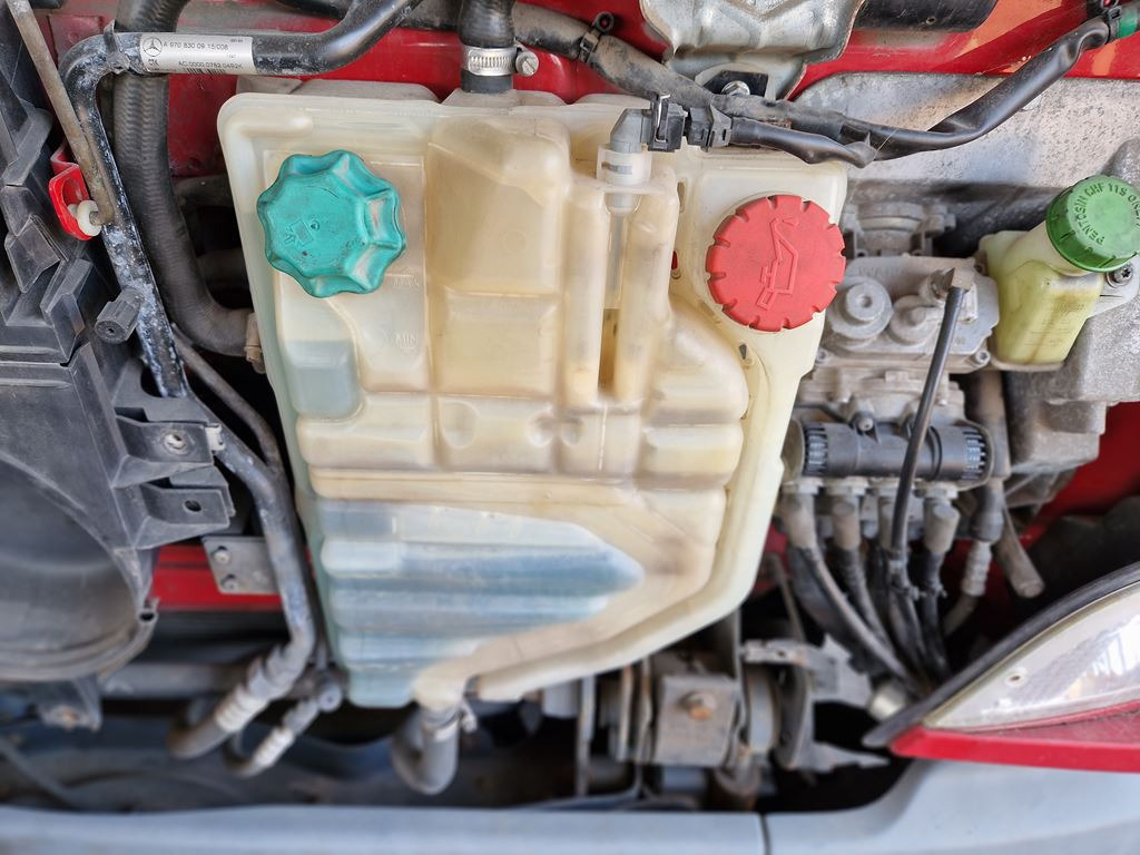 MERCEDES-BENZ ATEGO 2 - A 970 500 03 49 - Expansietank voor Vrachtwagen: afbeelding 1 MERCEDES-BENZ ATEGO 2 - A 970 500 03 49 - Expansietank voor Vrachtwagen: afbeelding 1