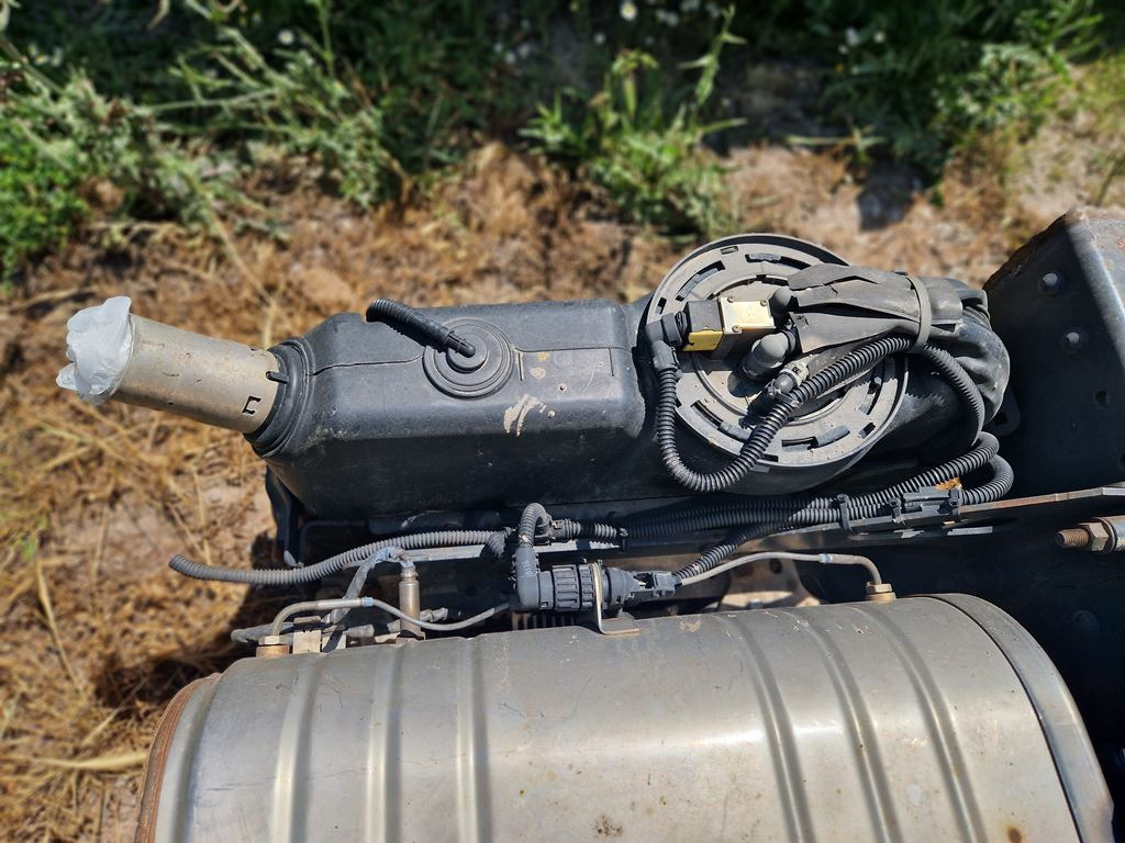 MERCEDES-BENZ ATEGO - A 970 470 0815 - AdBlue Tank voor Vrachtwagen: afbeelding 3 MERCEDES-BENZ ATEGO - A 970 470 0815 - AdBlue Tank voor Vrachtwagen: afbeelding 3