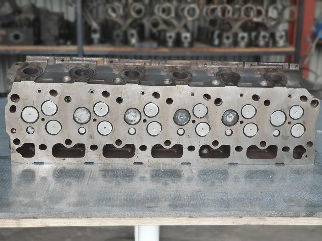 MERCEDES-BENZ ATEGO OM 906 - 6 CYLINDER - Cilinderkop voor Vrachtwagen: afbeelding 1 MERCEDES-BENZ ATEGO OM 906 - 6 CYLINDER - Cilinderkop voor Vrachtwagen: afbeelding 1