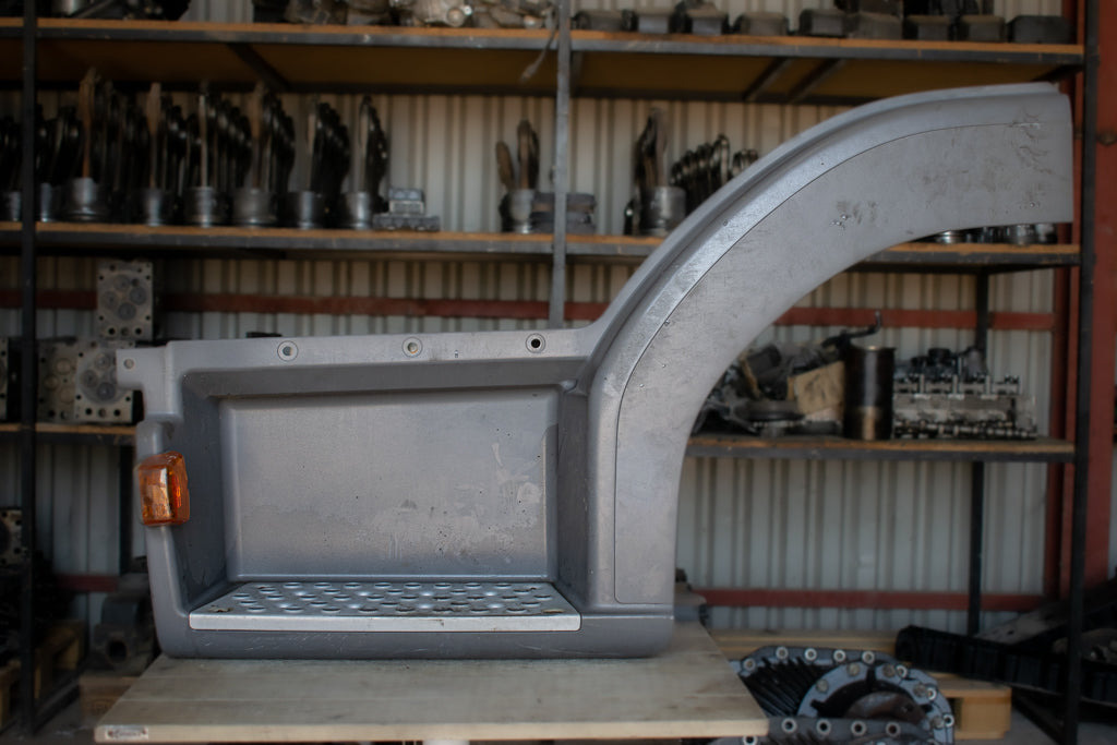 MERCEDES-BENZ ATEGO SINGLE STEP LEFT - DRIVER - Treeplank voor Vrachtwagen: afbeelding 1 MERCEDES-BENZ ATEGO SINGLE STEP LEFT - DRIVER - Treeplank voor Vrachtwagen: afbeelding 1