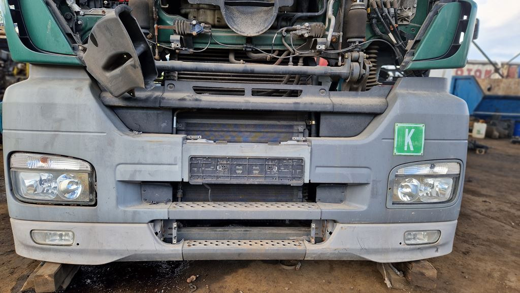 MERCEDES-BENZ AXOR - Bumper voor Vrachtwagen: afbeelding 1 MERCEDES-BENZ AXOR - Bumper voor Vrachtwagen: afbeelding 1