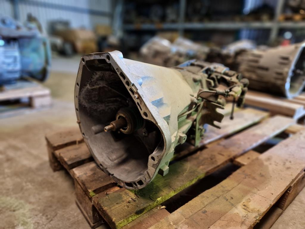 MERCEDES-BENZ SPRINTER 711605 - Versnellingsbak voor Vrachtwagen: afbeelding 1 MERCEDES-BENZ SPRINTER 711605 - Versnellingsbak voor Vrachtwagen: afbeelding 1