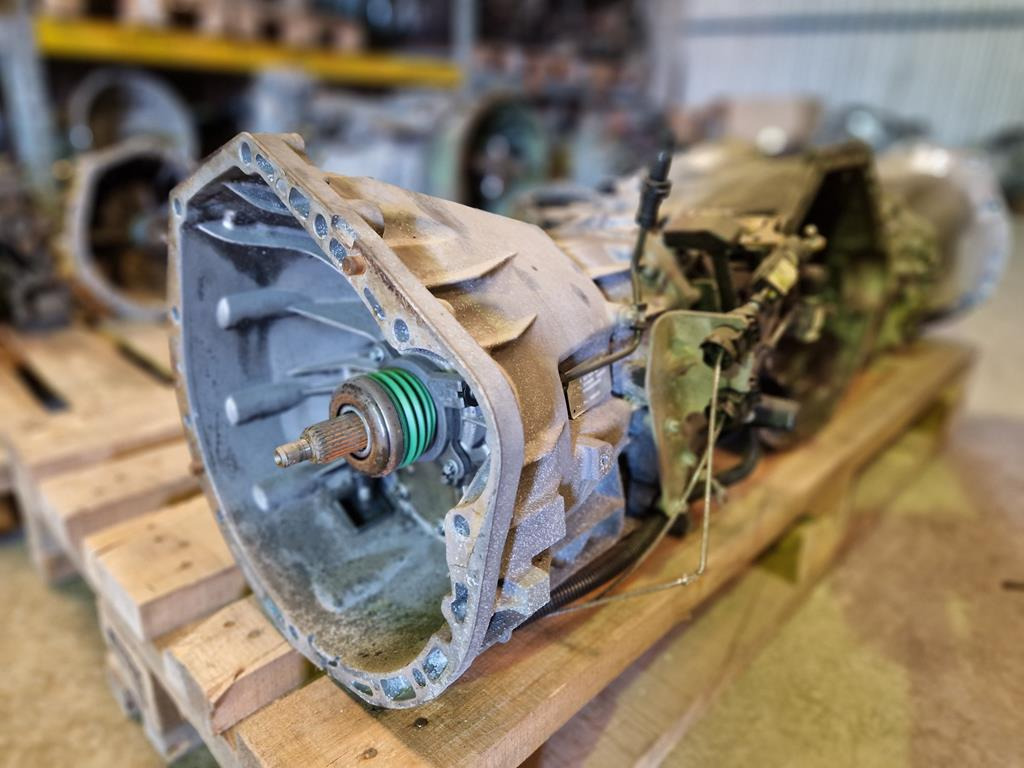 MERCEDES-BENZ SPRINTER 711620 - Versnellingsbak voor Vrachtwagen: afbeelding 1 MERCEDES-BENZ SPRINTER 711620 - Versnellingsbak voor Vrachtwagen: afbeelding 1