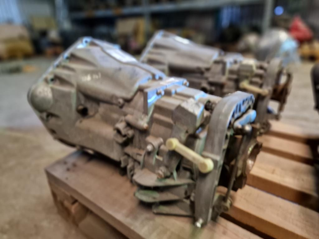 MERCEDES-BENZ SPRINTER 711651 - Versnellingsbak voor Vrachtwagen: afbeelding 4 MERCEDES-BENZ SPRINTER 711651 - Versnellingsbak voor Vrachtwagen: afbeelding 4