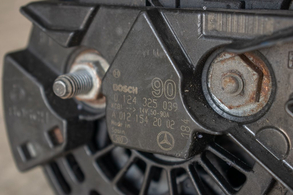 MERCEDES-BENZ SPRINTER CDI - Dynamo voor Vrachtwagen: afbeelding 4 MERCEDES-BENZ SPRINTER CDI - Dynamo voor Vrachtwagen: afbeelding 4