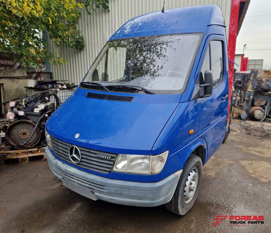 MERCEDES SPRINTER OM601 - Cabine voor Bestelwagen: afbeelding 1 MERCEDES SPRINTER OM601 - Cabine voor Bestelwagen: afbeelding 1