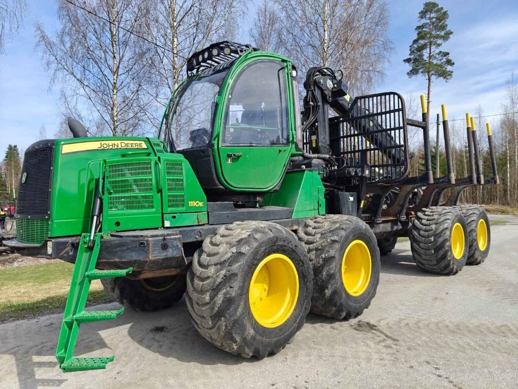 John Deere 1110 E Eco III - Forwarder: afbeelding 1 John Deere 1110 E Eco III - Forwarder: afbeelding 1