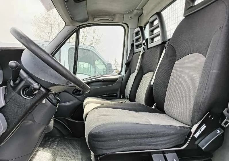 Iveco 35C13, 35C12, 35C14, 35C15 - Kipper bestelwagen: afbeelding 3 Iveco 35C13, 35C12, 35C14, 35C15 - Kipper bestelwagen: afbeelding 3
