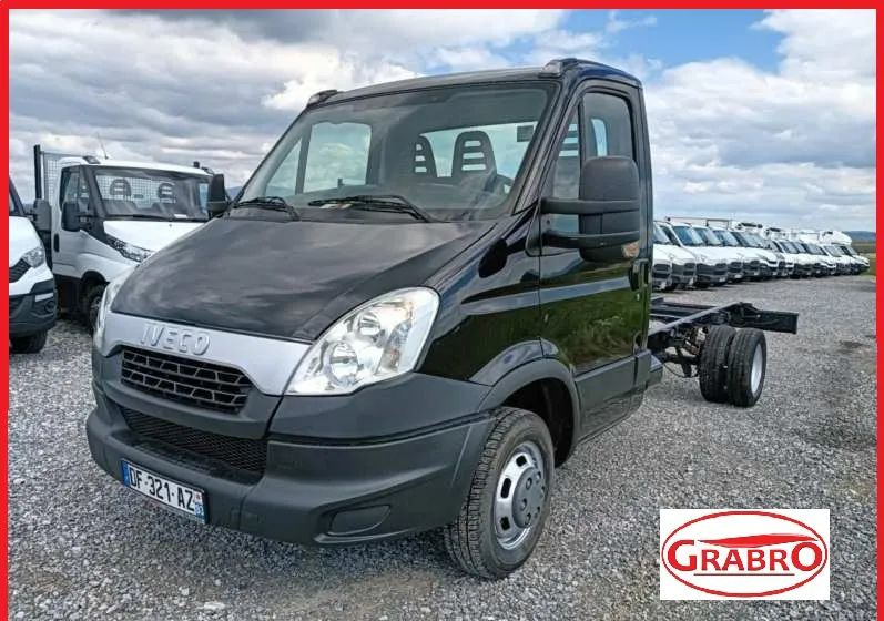 Iveco 35C13, 35C12, 35C14, 35C15 - Chassis vrachtwagen: afbeelding 1 Iveco 35C13, 35C12, 35C14, 35C15 - Chassis vrachtwagen: afbeelding 1