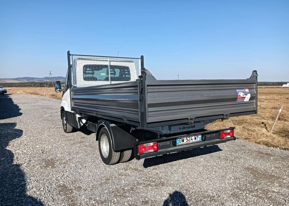 Iveco 35C15, 35C14, 35C13, 35C12 - Kipper bestelwagen: afbeelding 3 Iveco 35C15, 35C14, 35C13, 35C12 - Kipper bestelwagen: afbeelding 3