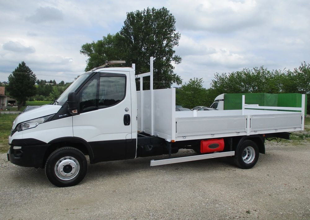 Iveco Daily 3.0 na bliźniaku 70C18 skrzynia, laweta, rama, HDS, 70-180 kiper - Vrachtwagen met open laadbak: afbeelding 1 Iveco Daily 3.0 na bliźniaku 70C18 skrzynia, laweta, rama, HDS, 70-180 kiper - Vrachtwagen met open laadbak: afbeelding 1