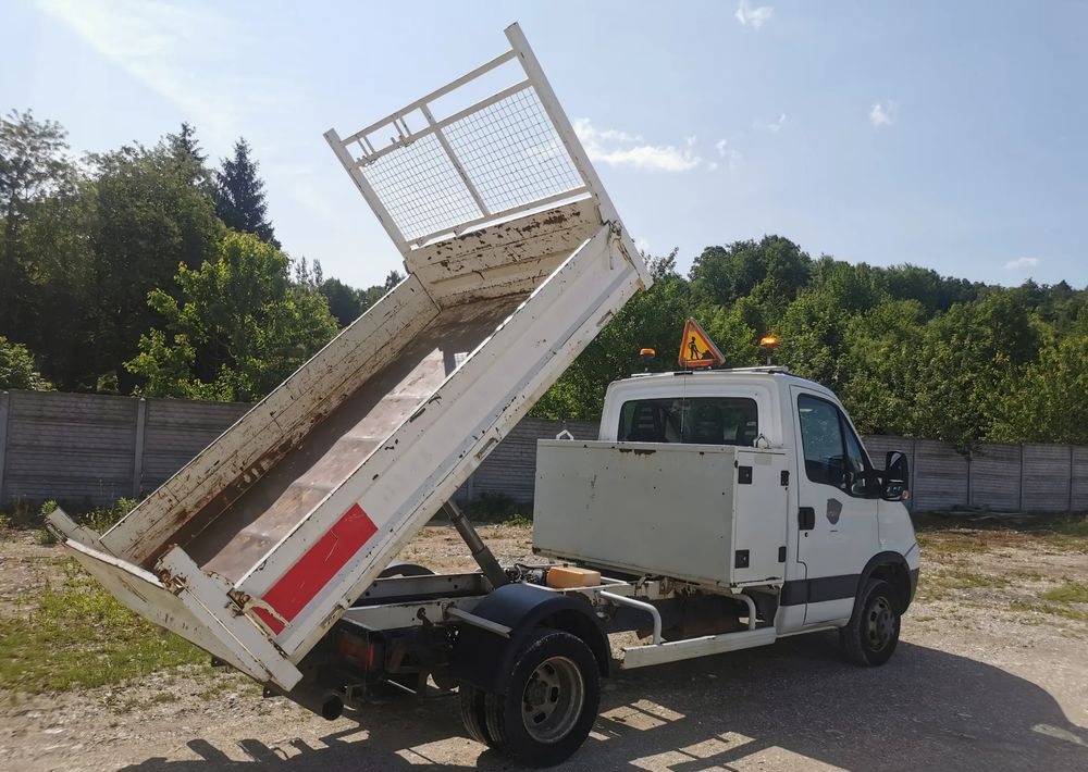 Iveco Daily 35C11 Kiper wywrotka Hak Bliźniak sprowadzony - Kipper bestelwagen: afbeelding 4 Iveco Daily 35C11 Kiper wywrotka Hak Bliźniak sprowadzony - Kipper bestelwagen: afbeelding 4