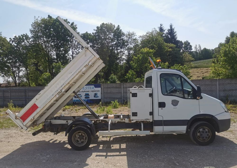 Iveco Daily 35C11 Kiper wywrotka Hak Bliźniak sprowadzony - Kipper bestelwagen: afbeelding 2 Iveco Daily 35C11 Kiper wywrotka Hak Bliźniak sprowadzony - Kipper bestelwagen: afbeelding 2