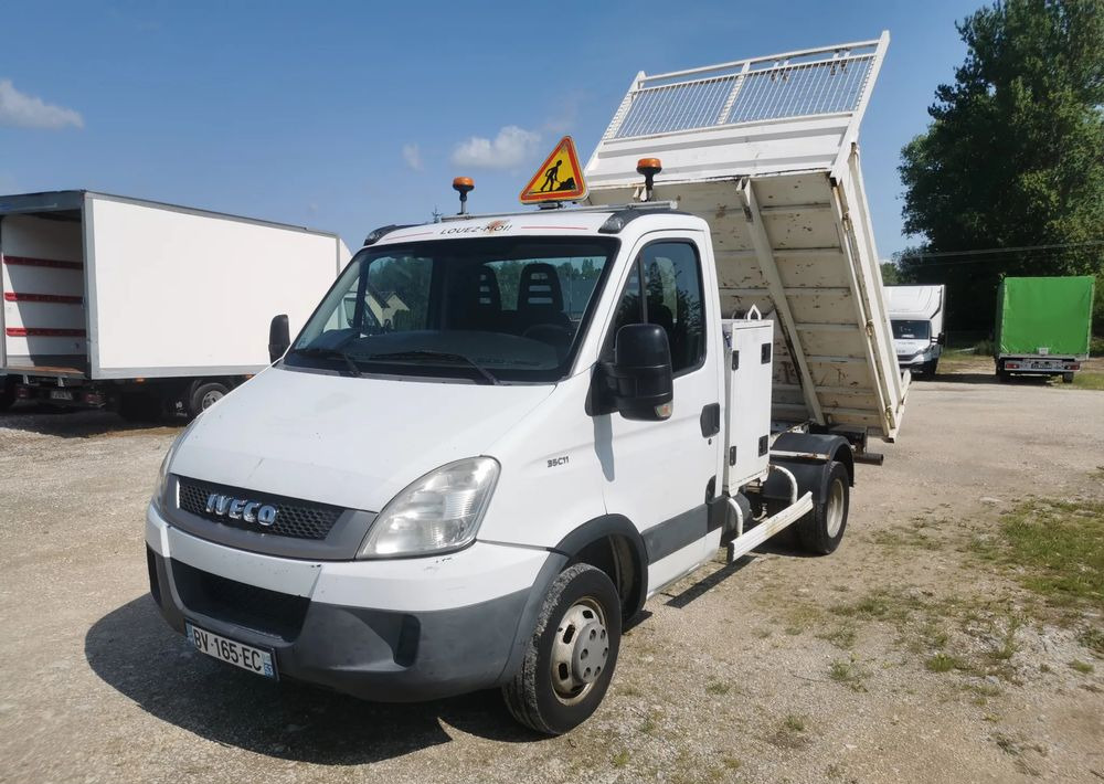 Iveco Daily 35C11 Kiper wywrotka Hak Bliźniak sprowadzony - Kipper bestelwagen: afbeelding 1 Iveco Daily 35C11 Kiper wywrotka Hak Bliźniak sprowadzony - Kipper bestelwagen: afbeelding 1
