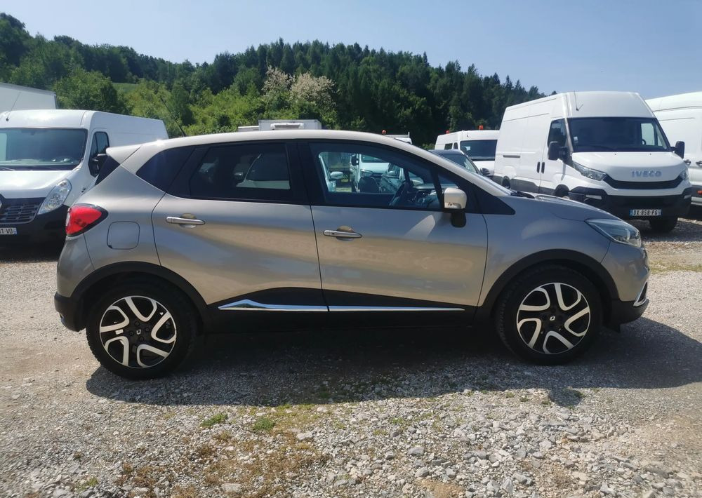 Renault Captur 0.9 Energy TCe Intens - SUV: afbeelding 3 Renault Captur 0.9 Energy TCe Intens - SUV: afbeelding 3