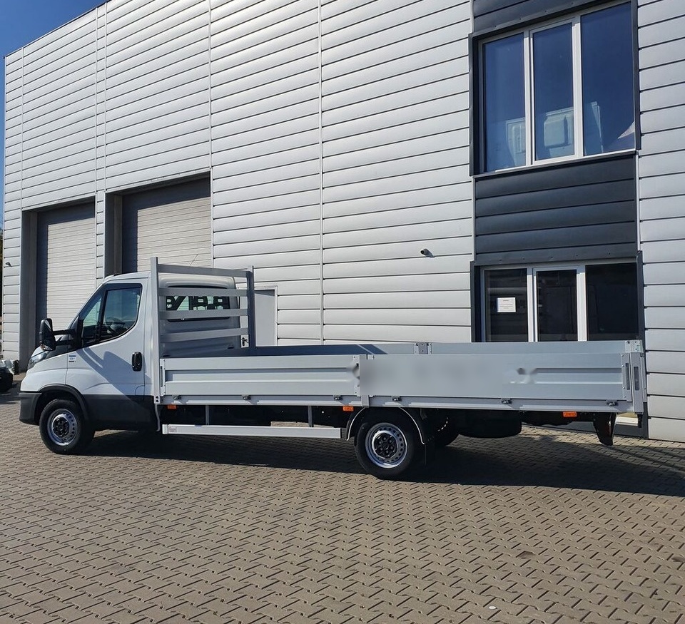 IVECO Daily 35S18 - Bestelwagen open laadbak: afbeelding 2 IVECO Daily 35S18 - Bestelwagen open laadbak: afbeelding 2