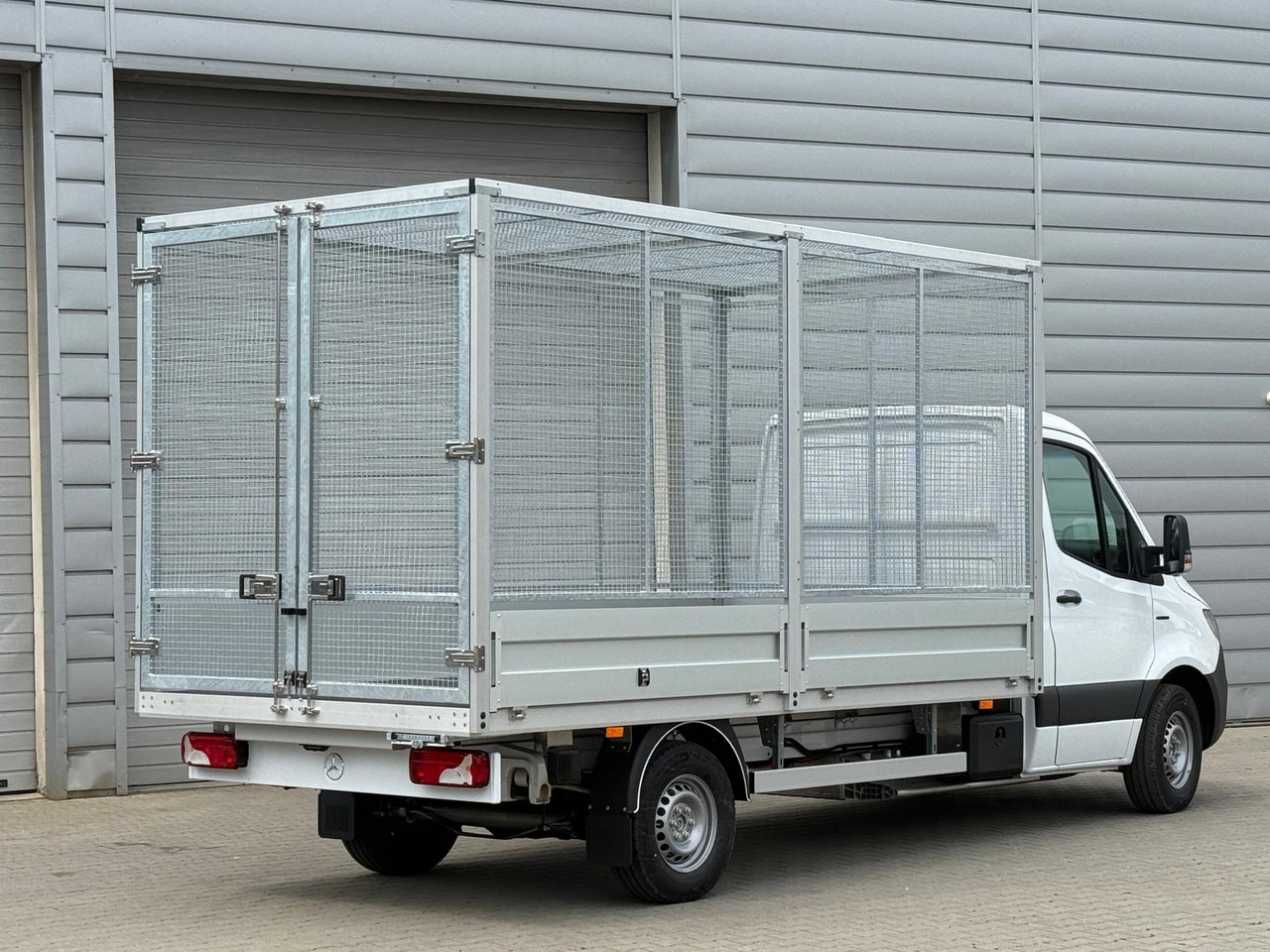 Mercedes eSprinter - Bestelwagen open laadbak, Elektrische bedrijfswagen: afbeelding 2 Mercedes eSprinter - Bestelwagen open laadbak, Elektrische bedrijfswagen: afbeelding 2