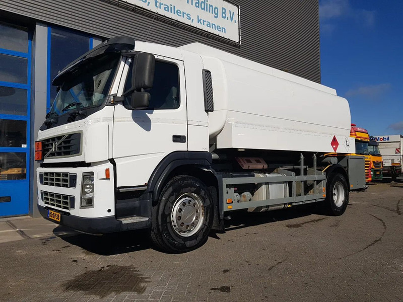 Volvo FM 9.340 Petrol, Diesel 17000 Ltr. 3 Compartementen - Tankwagen: afbeelding 2 Volvo FM 9.340 Petrol, Diesel 17000 Ltr. 3 Compartementen - Tankwagen: afbeelding 2