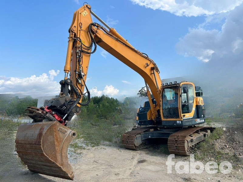 Hyundai Rolex 235 LCR -9A - Rupsgraafmachine: afbeelding 1 Hyundai Rolex 235 LCR -9A - Rupsgraafmachine: afbeelding 1
