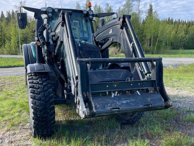 Valtra N154E Versu SmartTouch MR19 Valtra N154E Versu SmartTouch MR19 med frontlastare Quicke Q5M - Tractor: afbeelding 2 Valtra N154E Versu SmartTouch MR19 Valtra N154E Versu SmartTouch MR19 med frontlastare Quicke Q5M - Tractor: afbeelding 2