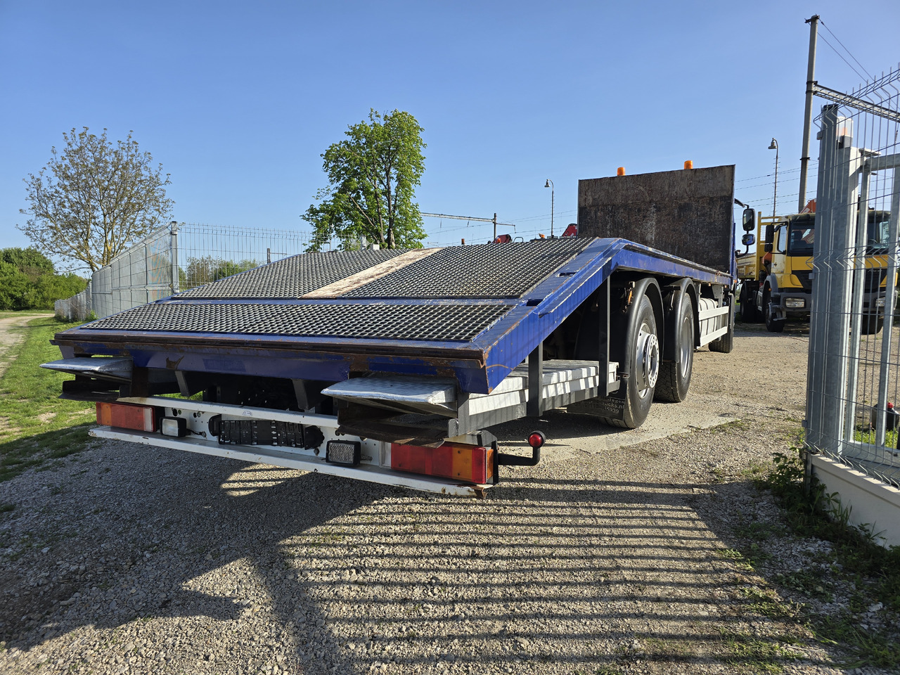 DAF CF 360 MACHINE TRANSPORTER SPECIAL PRICE ONLY THIS YEAR - Autovrachtwagen vrachtwagen: afbeelding 4 DAF CF 360 MACHINE TRANSPORTER SPECIAL PRICE ONLY THIS YEAR - Autovrachtwagen vrachtwagen: afbeelding 4