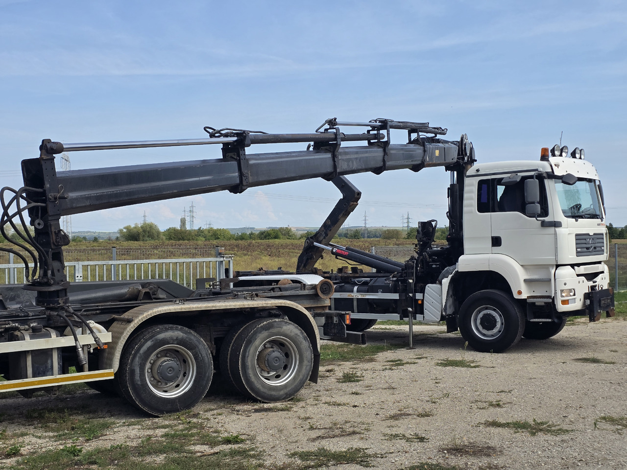 MAN TGA 26.440 6X6 / HOOK SYSTEM / HIAB 166D REMOTE SPECIAL PRICE ONLY THIS YEAR - Haakarmsysteem vrachtwagen, Kraanwagen: afbeelding 4 MAN TGA 26.440 6X6 / HOOK SYSTEM / HIAB 166D REMOTE SPECIAL PRICE ONLY THIS YEAR - Haakarmsysteem vrachtwagen, Kraanwagen: afbeelding 4