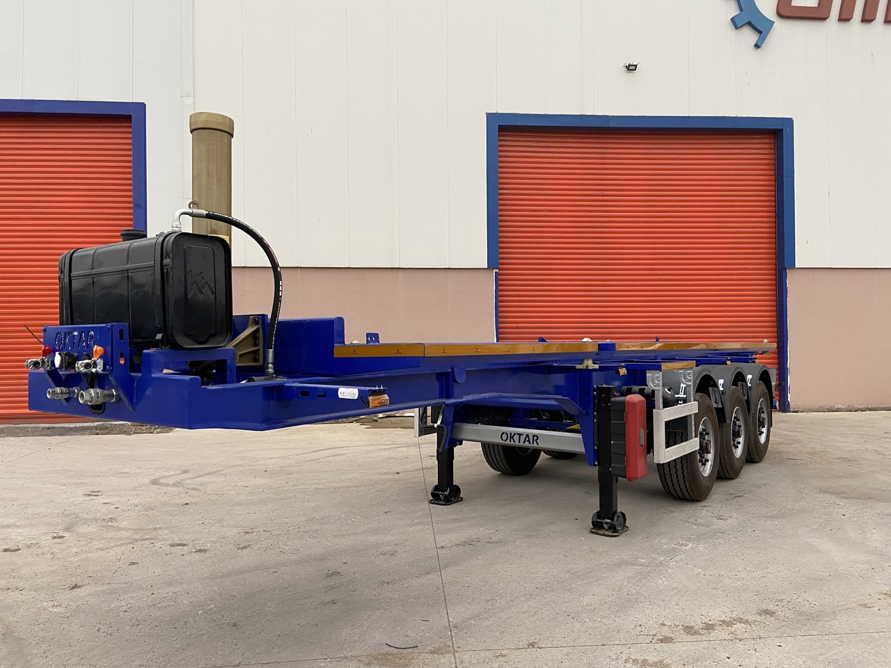 OKTAR CONTAINER TIPPER TRAILER ADR 2023 - Containertransporter/ Wissellaadbak oplegger: afbeelding 4 OKTAR CONTAINER TIPPER TRAILER ADR 2023 - Containertransporter/ Wissellaadbak oplegger: afbeelding 4