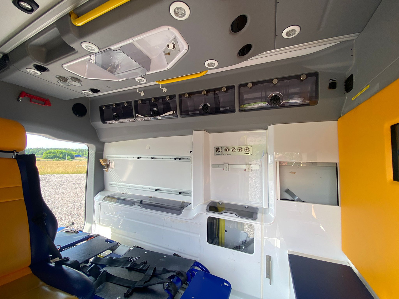 Leasing MERCEDES-BENZ Vito 119 4x4 - Ambulans / AMBULANCE MERCEDES-BENZ Vito 119 4x4 - Ambulans / AMBULANCE: afbeelding 11 Leasing MERCEDES-BENZ Vito 119 4x4 - Ambulans / AMBULANCE MERCEDES-BENZ Vito 119 4x4 - Ambulans / AMBULANCE: afbeelding 11