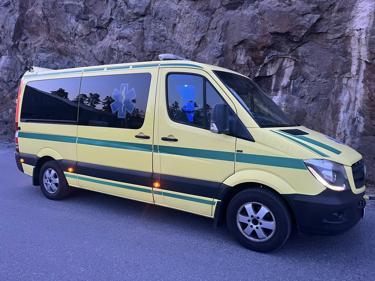 Mercedes-Benz Sprinter 316 - 2 stretcher AMBULANCE / Krankenwagen / Швидка допомога - Ambulance: afbeelding 2 Mercedes-Benz Sprinter 316 - 2 stretcher AMBULANCE / Krankenwagen / Швидка допомога - Ambulance: afbeelding 2