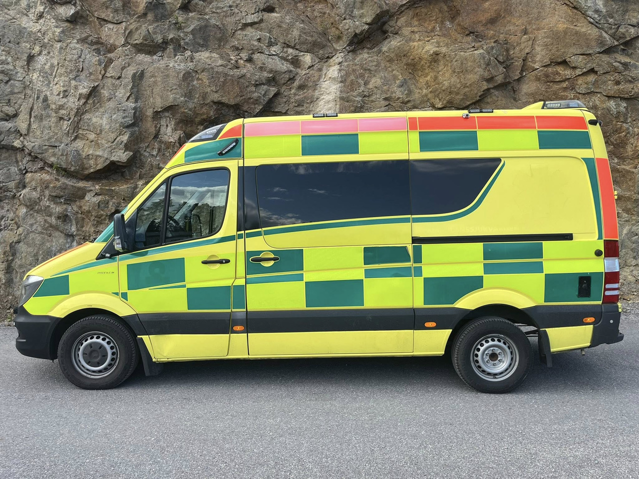 Mercedes-Benz Sprinter 319 - AMBULANCE / Krankenwagen / Ambulancia - Ambulance: afbeelding 5 Mercedes-Benz Sprinter 319 - AMBULANCE / Krankenwagen / Ambulancia - Ambulance: afbeelding 5