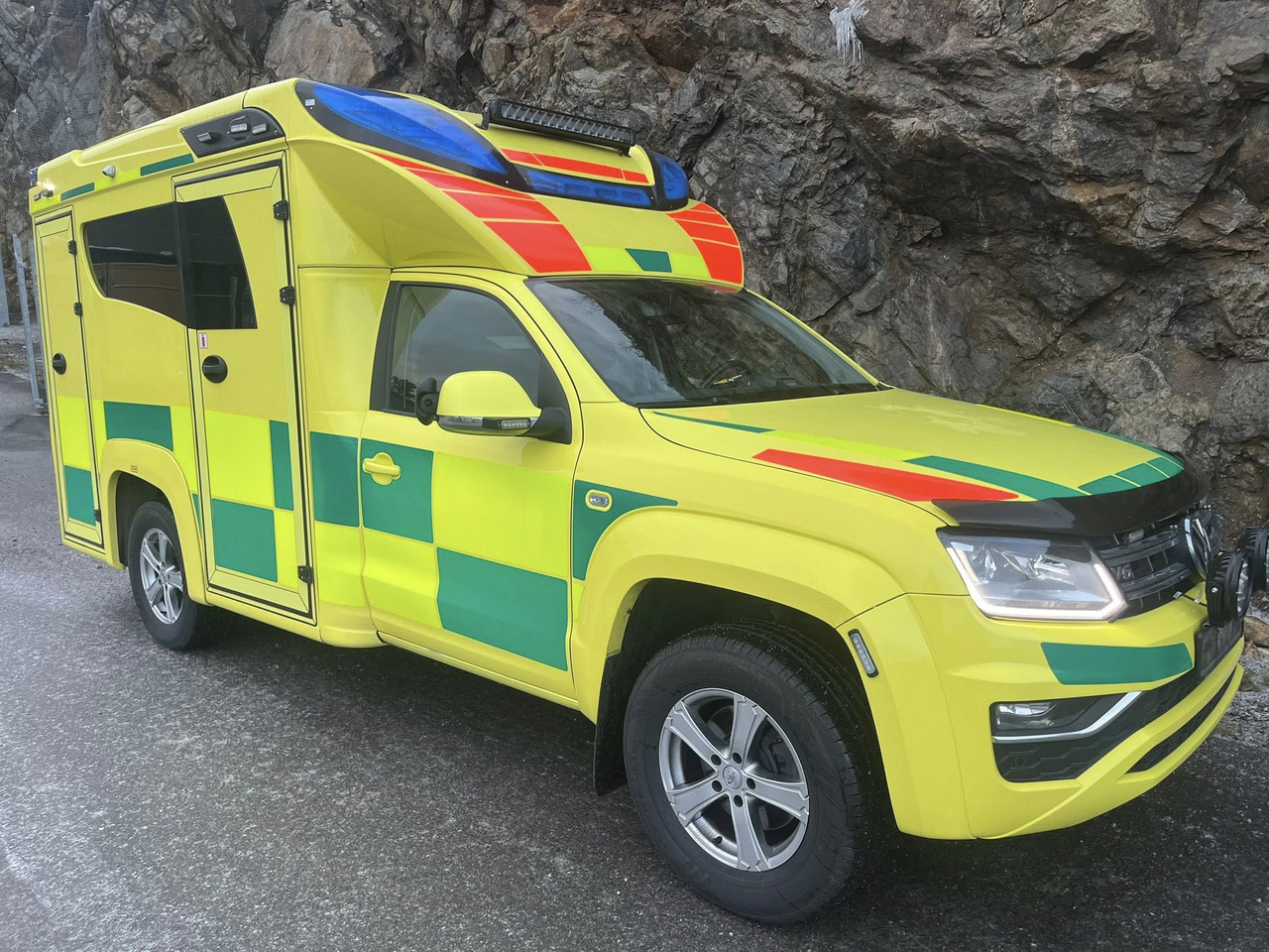 VOLKSWAGEN Amarok 4motion - Ambulance: afbeelding 1 VOLKSWAGEN Amarok 4motion - Ambulance: afbeelding 1