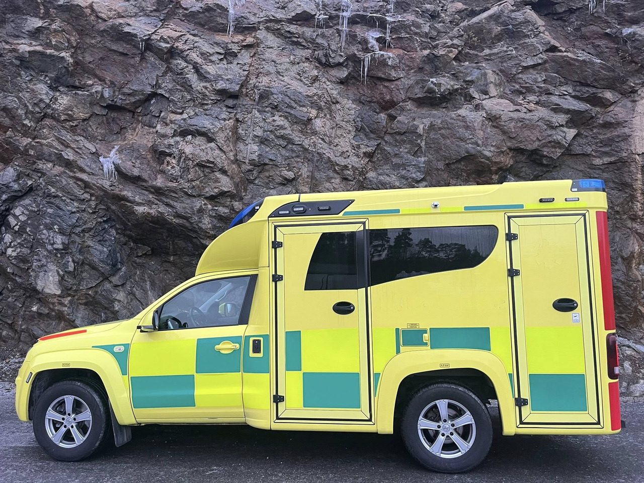 VOLKSWAGEN Amarok 4motion - Ambulance: afbeelding 5 VOLKSWAGEN Amarok 4motion - Ambulance: afbeelding 5