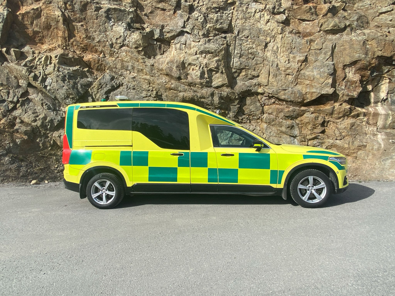 Volvo Nilsson XC90 D5 AWD - Ambulance / Krankenwagen / Швидка допомога - Ambulance: afbeelding 5 Volvo Nilsson XC90 D5 AWD - Ambulance / Krankenwagen / Швидка допомога - Ambulance: afbeelding 5