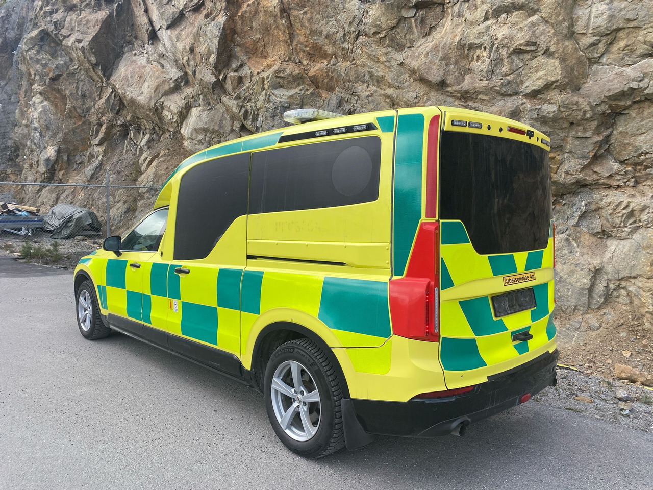 Volvo Nilsson XC90 D5 AWD - Ambulance / Krankenwagen / Швидка допомога - Ambulance: afbeelding 4 Volvo Nilsson XC90 D5 AWD - Ambulance / Krankenwagen / Швидка допомога - Ambulance: afbeelding 4