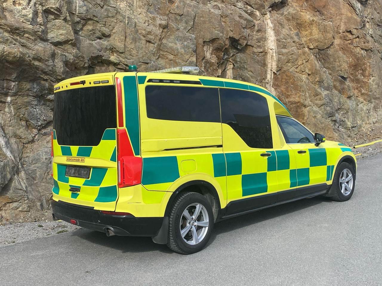 Volvo Nilsson XC90 D5 AWD - Ambulance - RESERVERAD !! - Ambulance: afbeelding 3 Volvo Nilsson XC90 D5 AWD - Ambulance - RESERVERAD !! - Ambulance: afbeelding 3