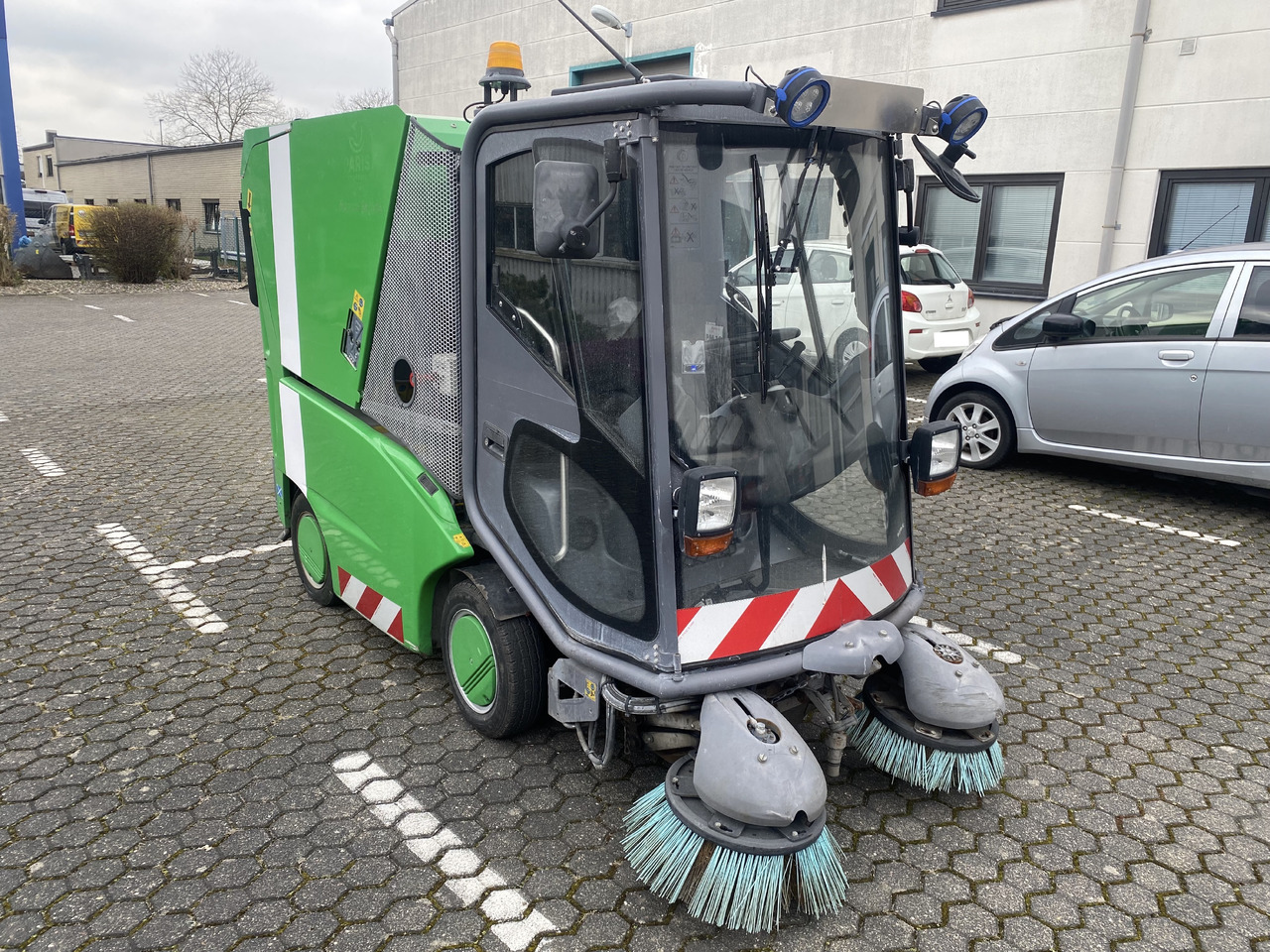 TENNANT Green Machines 500 ZE electric 500 ZE - Veegwagen: afbeelding 3 TENNANT Green Machines 500 ZE electric 500 ZE - Veegwagen: afbeelding 3