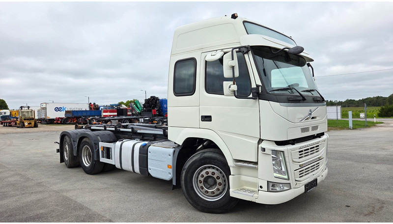 Volvo FM460 6X2*4 - Haakarmsysteem vrachtwagen: afbeelding 2 Volvo FM460 6X2*4 - Haakarmsysteem vrachtwagen: afbeelding 2