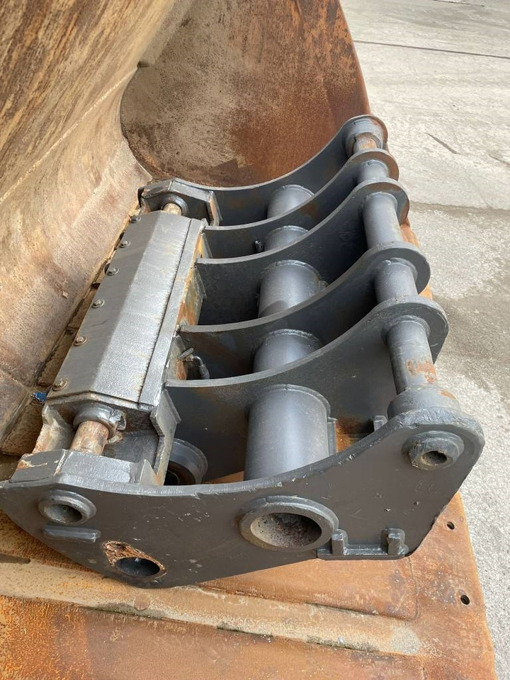 Volvo L250H L260H coupler + GP bucket - Bak voor Bouwmachine: afbeelding 2 Volvo L250H L260H coupler + GP bucket - Bak voor Bouwmachine: afbeelding 2