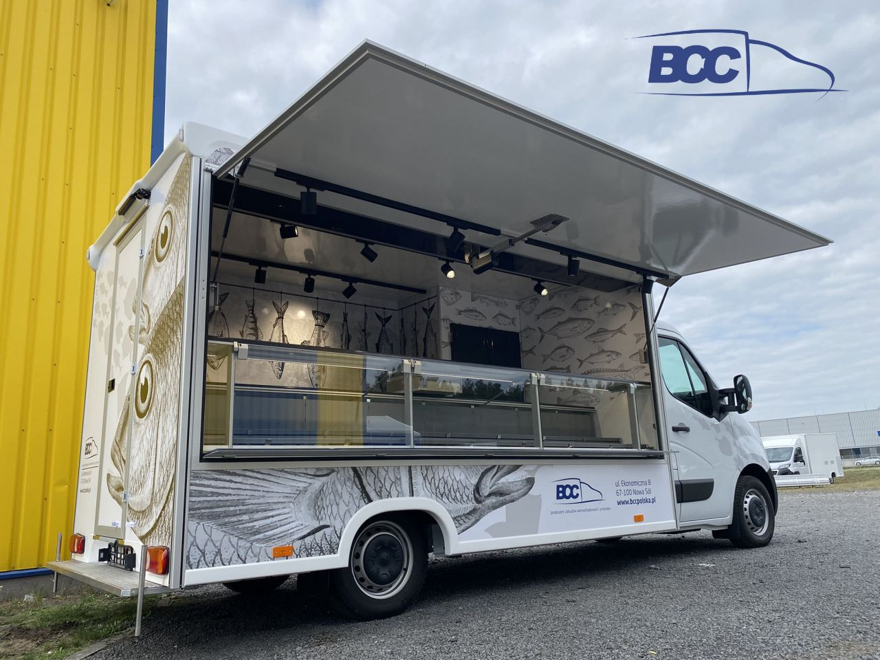BCC POLSKA - FOOD TRUCK - MOBILNY SKLEP RYBNY, PEUGEOT BOXER - Zelfrijdende verkoopwagen: afbeelding 4 BCC POLSKA - FOOD TRUCK - MOBILNY SKLEP RYBNY, PEUGEOT BOXER - Zelfrijdende verkoopwagen: afbeelding 4