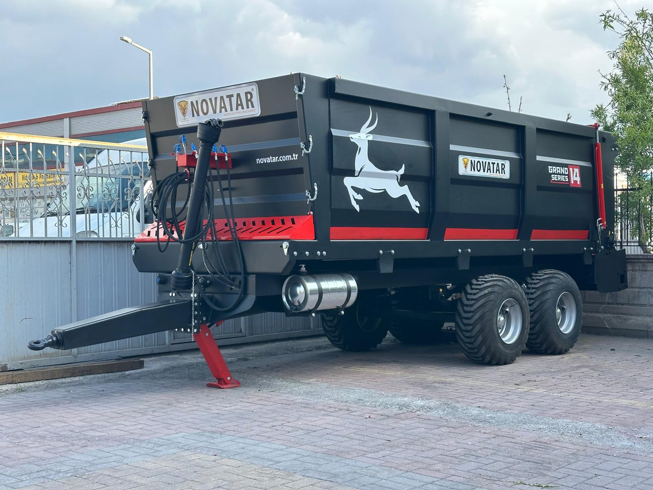 Novatar Manure Spreader Trailer 10 M3 - Mestverspreider: afbeelding 2 Novatar Manure Spreader Trailer 10 M3 - Mestverspreider: afbeelding 2