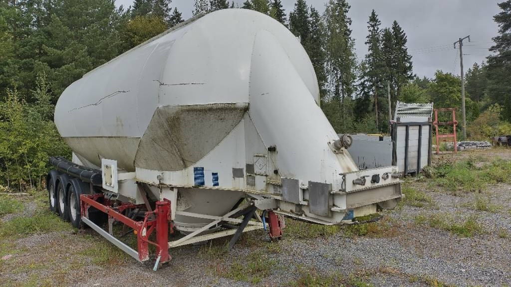 Feldbinder Säiliö puolikas - Tankoplegger: afbeelding 1 Feldbinder Säiliö puolikas - Tankoplegger: afbeelding 1
