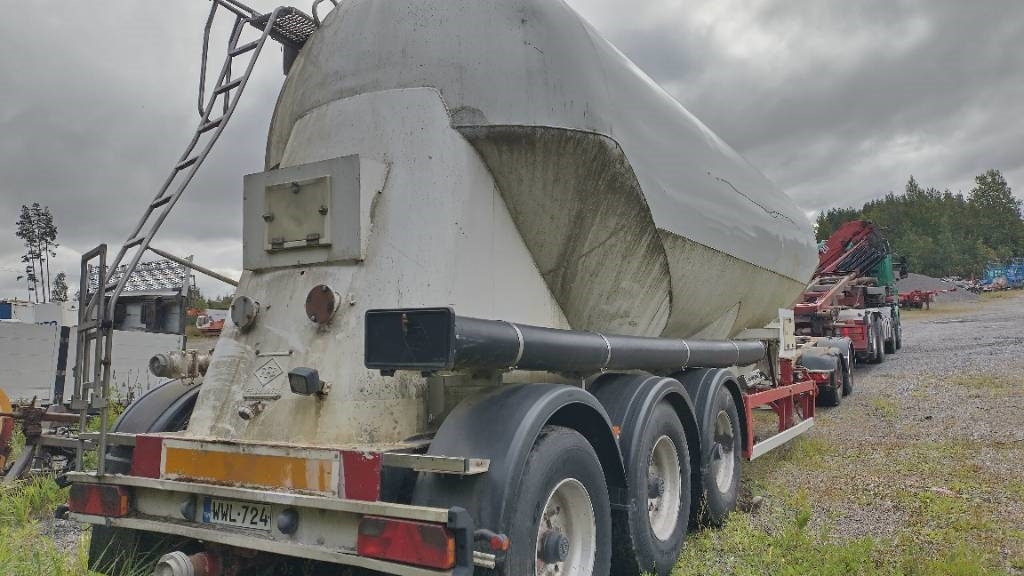 Feldbinder Säiliö puolikas - Tankoplegger: afbeelding 2 Feldbinder Säiliö puolikas - Tankoplegger: afbeelding 2