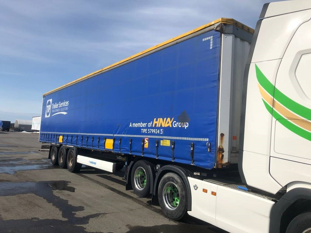 Krone vyökapelli, tolppataskut, ok kuntoinen vaunu - Schuifzeiloplegger: afbeelding 3 Krone vyökapelli, tolppataskut, ok kuntoinen vaunu - Schuifzeiloplegger: afbeelding 3