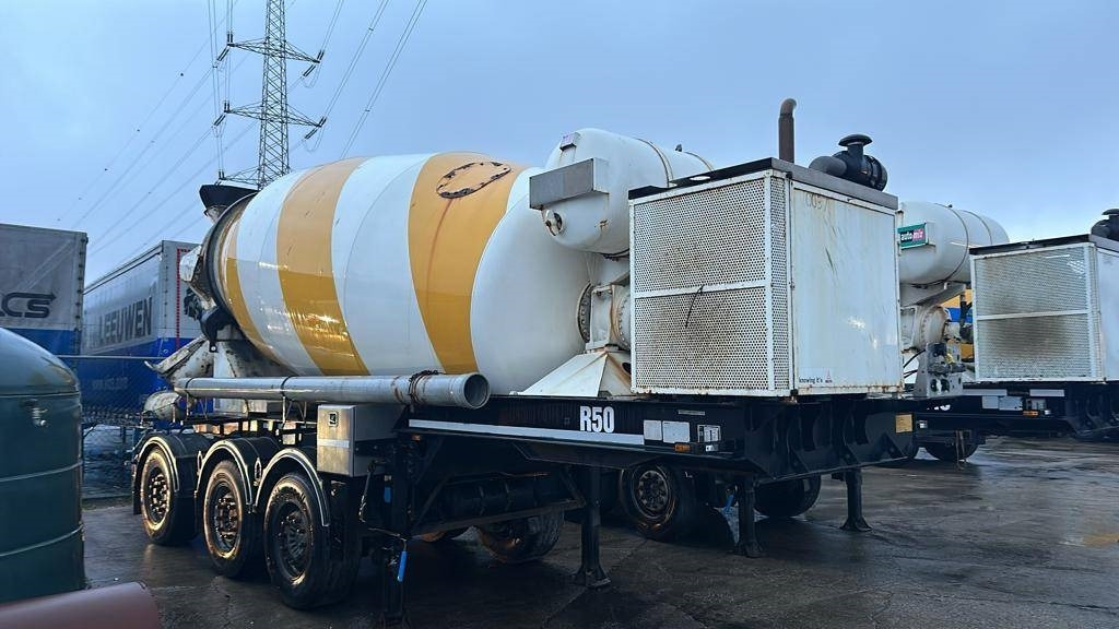 MOL 12 m3 3 aks betonipuolikas, omalla koneella - Betonmixer oplegger: afbeelding 1 MOL 12 m3 3 aks betonipuolikas, omalla koneella - Betonmixer oplegger: afbeelding 1