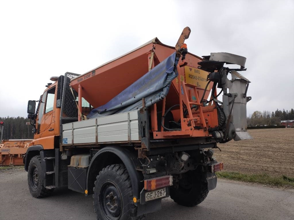 Mercedes-Benz Unimog ,hiekoitin,aura,kippilava - Sneeuwruimer: afbeelding 4 Mercedes-Benz Unimog ,hiekoitin,aura,kippilava - Sneeuwruimer: afbeelding 4