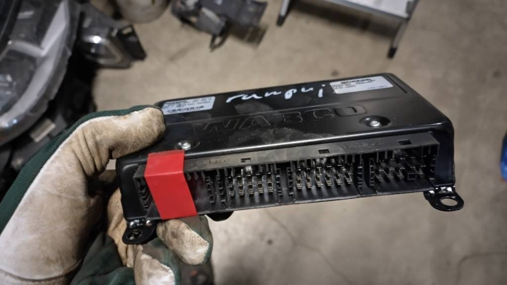 Scania ABS control unit - Elektrisch systeem voor Vrachtwagen: afbeelding 3 Scania ABS control unit - Elektrisch systeem voor Vrachtwagen: afbeelding 3