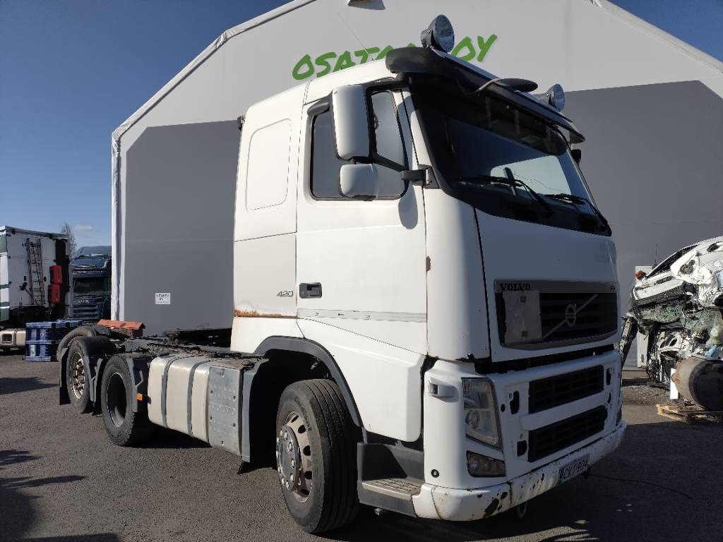 Volvo FH460 6x2 veturi kääntyvä teli - Trekker: afbeelding 1 Volvo FH460 6x2 veturi kääntyvä teli - Trekker: afbeelding 1
