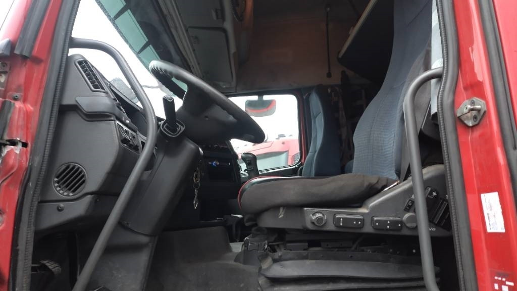 Volvo FH480 6x2 takateli veturi, hydrauliikka,manuaali - Trekker: afbeelding 5 Volvo FH480 6x2 takateli veturi, hydrauliikka,manuaali - Trekker: afbeelding 5