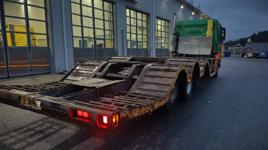 Volvo F16 8x2 metsäkone ritilä, rautajouset,hydr.perä - Houttransport: afbeelding 4 Volvo F16 8x2 metsäkone ritilä, rautajouset,hydr.perä - Houttransport: afbeelding 4