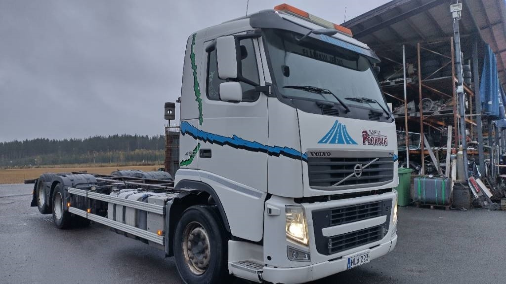 Volvo FH13 6x2 alusta, manuaalivaihteisto  - Chassis vrachtwagen: afbeelding 2 Volvo FH13 6x2 alusta, manuaalivaihteisto  - Chassis vrachtwagen: afbeelding 2